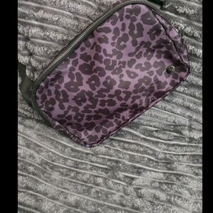 Stylish Grey Leopard Print Belt Bag